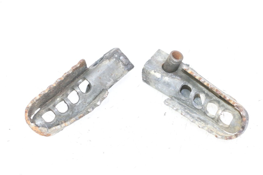 photo de PAIR OF FRONT FOOTRESTS GILERA SMT SUPERMOTARD 50 (2009 - 2017) - Main view