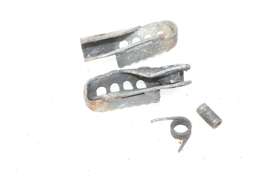 photo de PAIR OF FRONT FOOTRESTS GILERA SMT SUPERMOTARD 50 (2009 - 2017) - Component detail