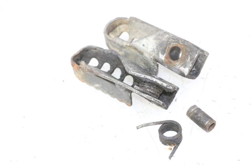 photo de PAIR OF FRONT FOOTRESTS GILERA SMT SUPERMOTARD 50 (2009 - 2017) - Alternative perspective