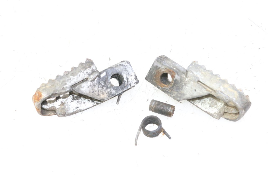 photo de PAIR OF FRONT FOOTRESTS GILERA SMT SUPERMOTARD 50 (2009 - 2017) - Fixing points details