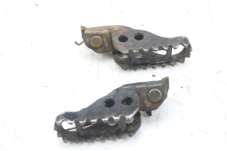 photo de PAIR OF FRONT FOOTRESTS SUZUKI SMX SUPERMOTARD 50 (1996 - 2001) - Component detail