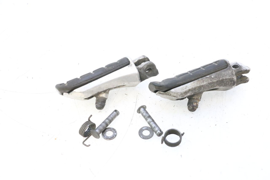photo de PAIR FRONT FOOTREST HONDA ST PAN EUROPEAN 1100 (1990 - 2002) - Component detail