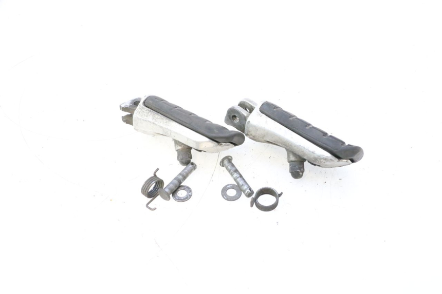 photo de PAIR FRONT FOOTREST HONDA ST PAN EUROPEAN 1100 (1990 - 2002) - Zoom on usage condition