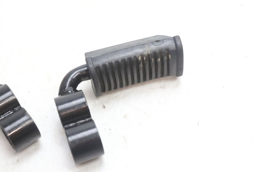 photo de PAIR FRONT FOOTREST YAMASAKI STREET 50 (2013 - 2018) - Zoom on usage condition