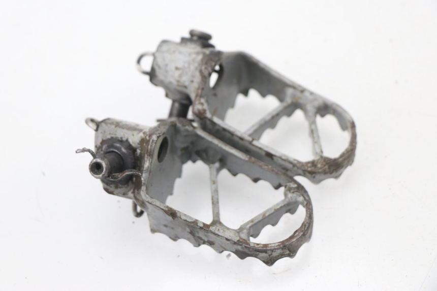 photo de PAIR FRONT FOOTREST KTM SX 65 (2003 - 2008) - Zoom on usage condition