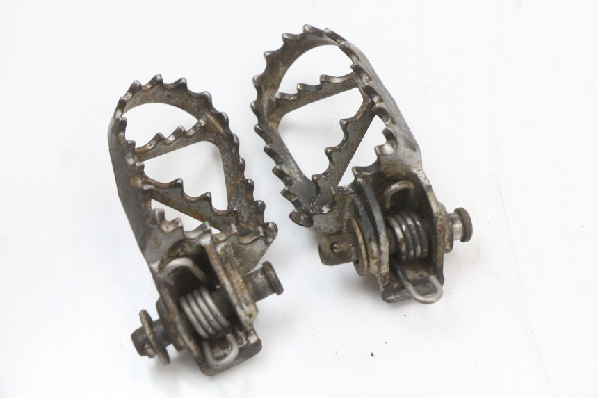 photo de PAIR FRONT FOOTREST KTM SX 85 (2013 - 2017) - Zoom on usage condition