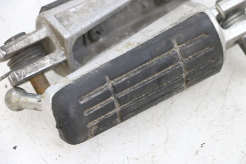 photo de PAIR FRONT FOOTREST YAMAHA TDM ABS 900 (2002 - 2014) - Surface and material condition