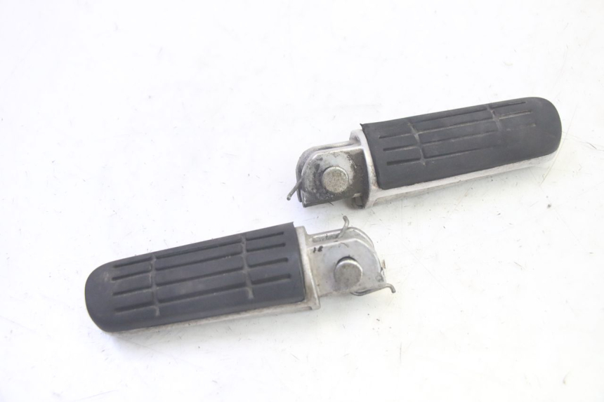 photo de PAIR FRONT FOOTREST YAMAHA TDM ABS 900 (2002 - 2014) - Alternative perspective