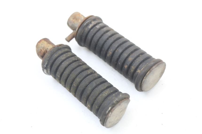 photo de PAIR FRONT FOOTREST SUZUKI TS X 80 (1984 - 1988) - Component detail
