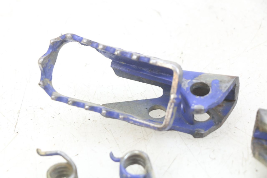 photo de PAIR OF FRONT FOOTRESTS YAMAHA TTR 125 (2000 - 2020) - Product overview