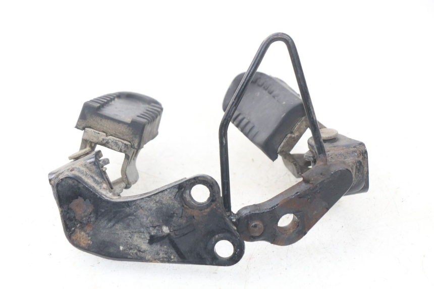 photo de PAIR FRONT FOOTREST YAMAHA TW 125 (1998 - 2002) - Alternative perspective