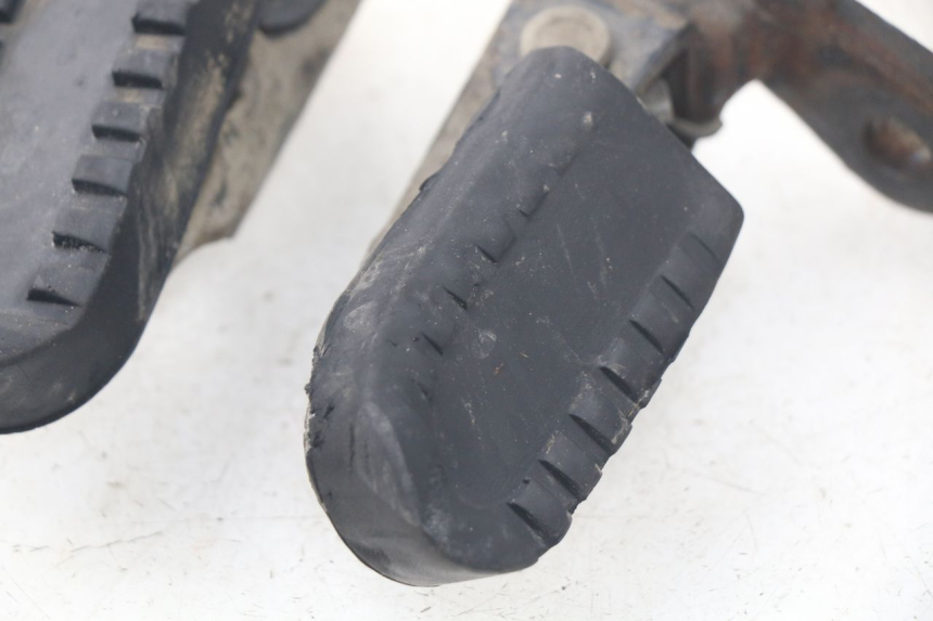 photo de PAIR FRONT FOOTREST YAMAHA TW 125 (1998 - 2002) - Product overview