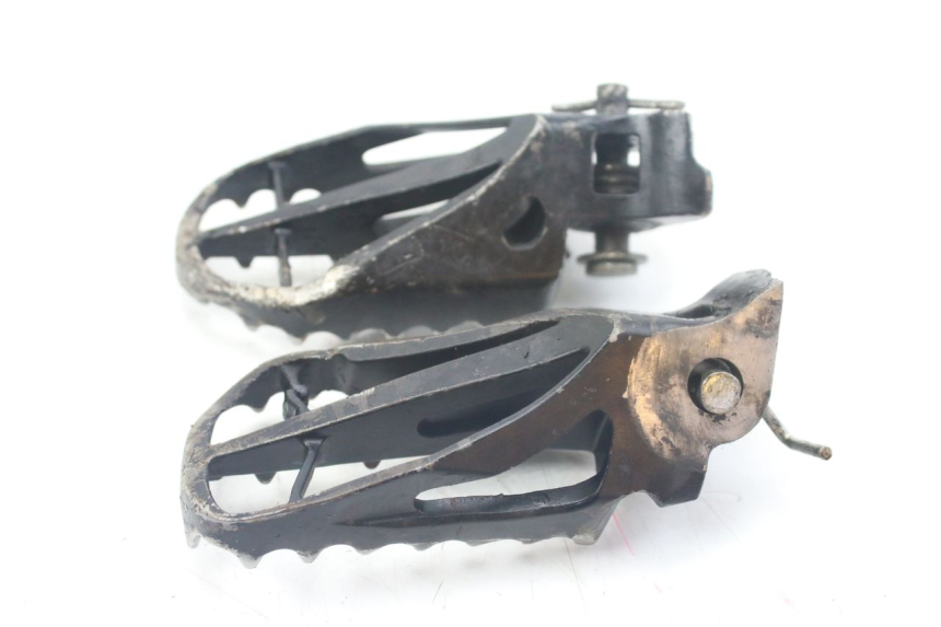 photo de PAIR OF FRONT FOOTRESTS MBK X-LIMIT XLIMIT 50 (2003 - 2006) - Alternative perspective