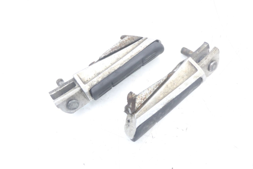 photo de PAIR OF FRONT FOOTRESTS YAMAHA FJR ABS 1300 (2006 - 2012) - Zoom on usage condition