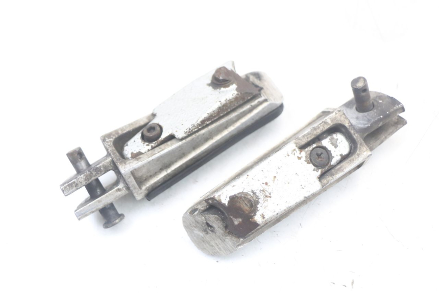 photo de PAIR OF FRONT FOOTRESTS YAMAHA FJR ABS 1300 (2006 - 2012) - Alternative perspective