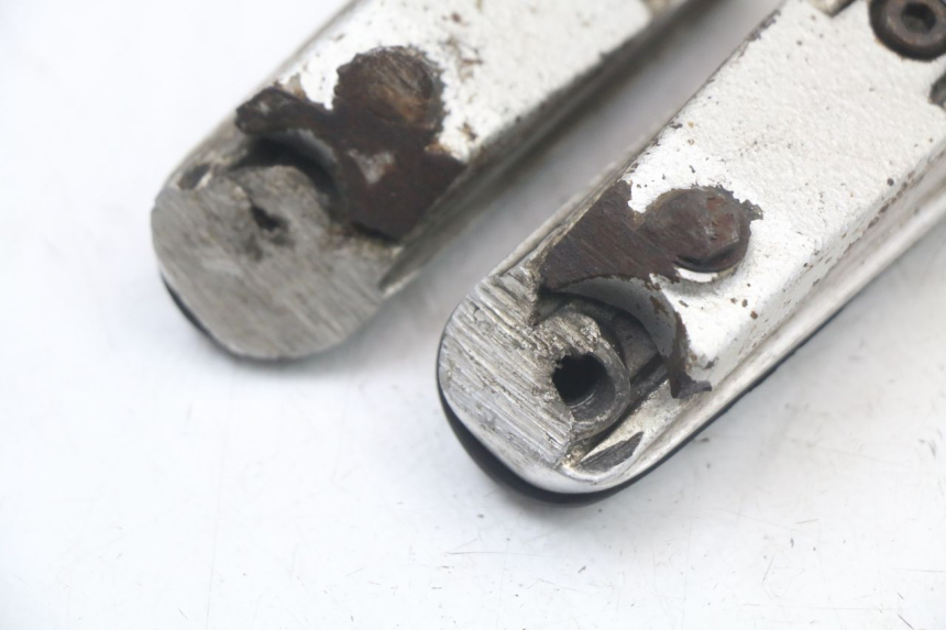 photo de PAIR OF FRONT FOOTRESTS YAMAHA FJR ABS 1300 (2006 - 2012) - Product overview