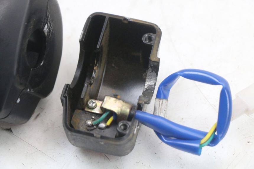 photo de HAND SWITCHES KYMCO AGILITY 4T 50 (2018 - 2022) - Additional view of the item