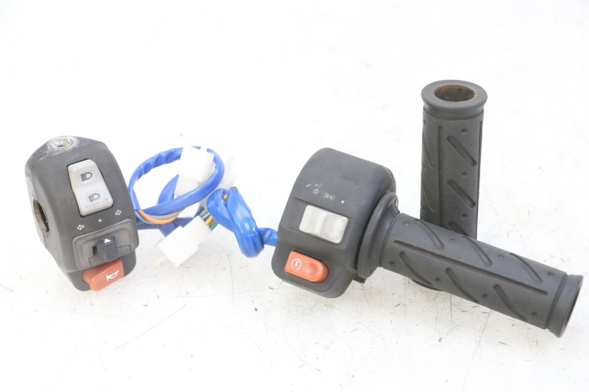 photo de HAND SWITCHES KYMCO AGILITY 4T 50 (2005 - 2018) - Main view