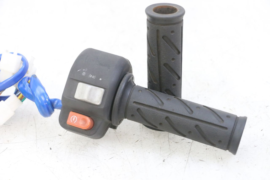 photo de HAND SWITCHES KYMCO AGILITY 4T 50 (2005 - 2018) - Distinctive features