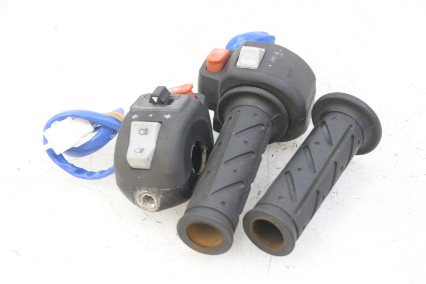 photo de HAND SWITCHES KYMCO AGILITY 4T 50 (2005 - 2018) - Alternative perspective