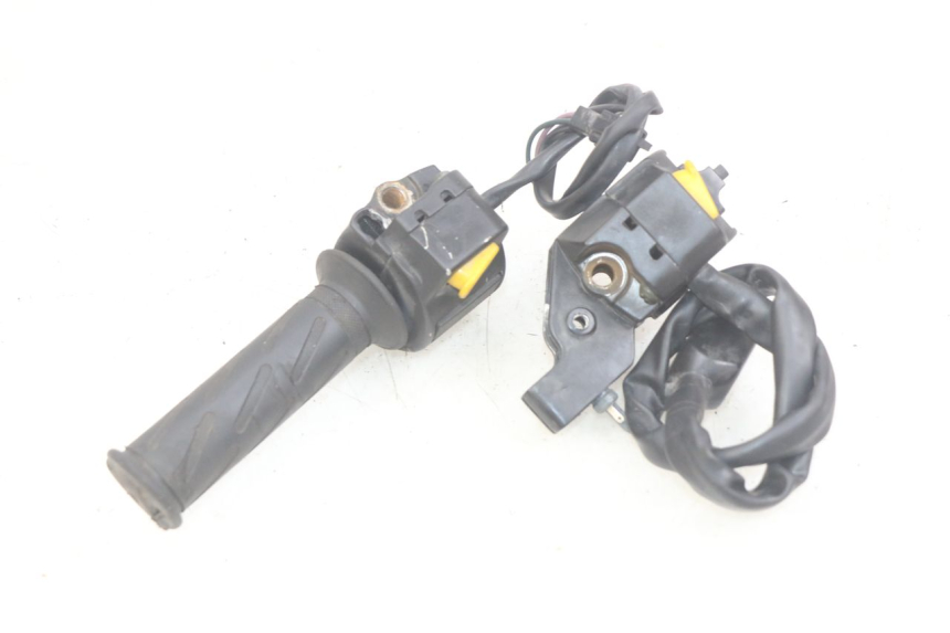 photo de HANDLEBAR SWITCHES PEUGEOT KISBEE 2T 50 (2010 - 2017) - Alternative perspective