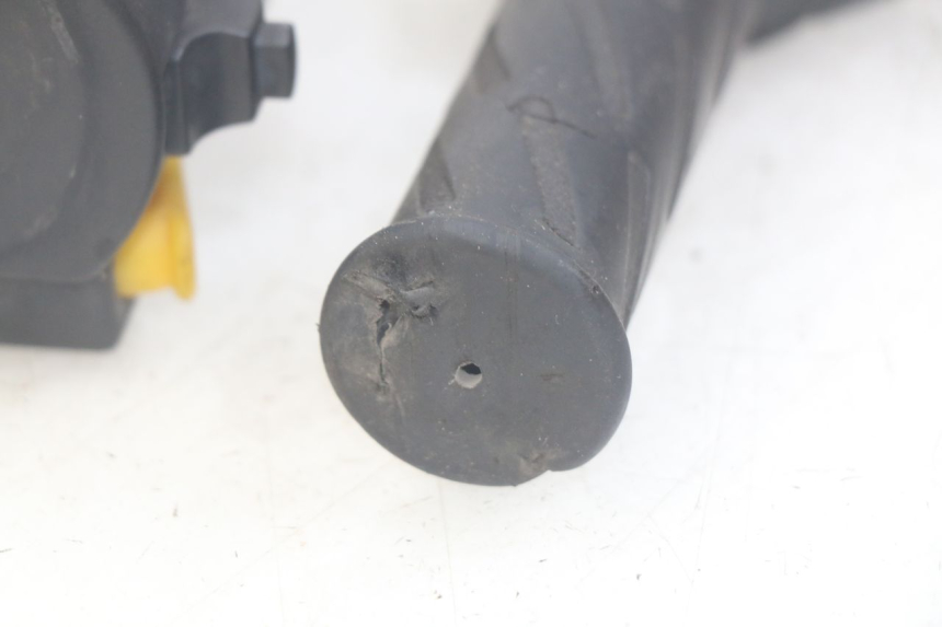 photo de HANDLEBAR SWITCHES PEUGEOT KISBEE 2T 50 (2010 - 2017) - Product overview