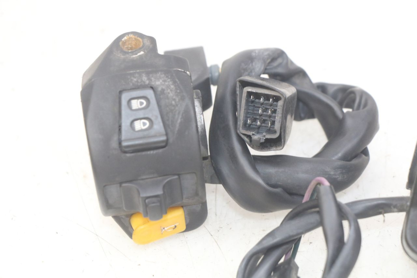 photo de HANDLEBAR SWITCHES PEUGEOT KISBEE 2T 50 (2010 - 2017) - Checked used part