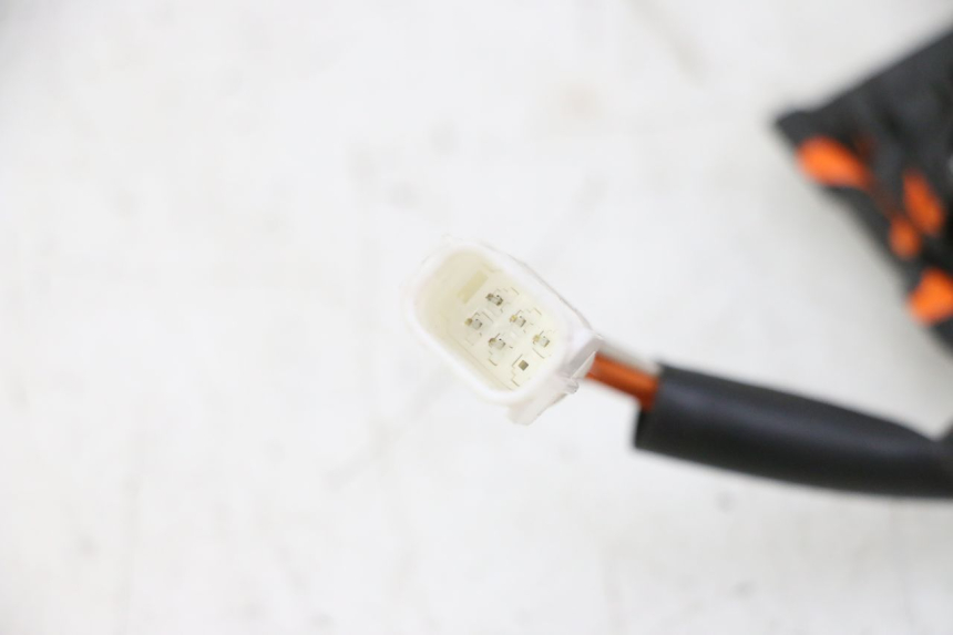 photo de HAND SWITCHES PIAGGIO MP3 HPE 310 (2024 - 2025) - Component detail