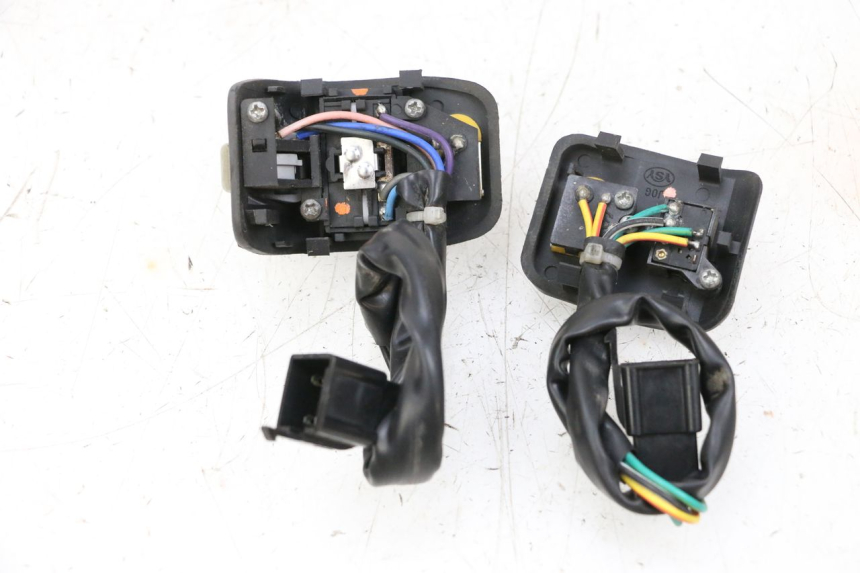 photo de HANDLEBAR SWITCHES JM MOTORS SANTANA 50 (2014 - 2023) - Technical close-up