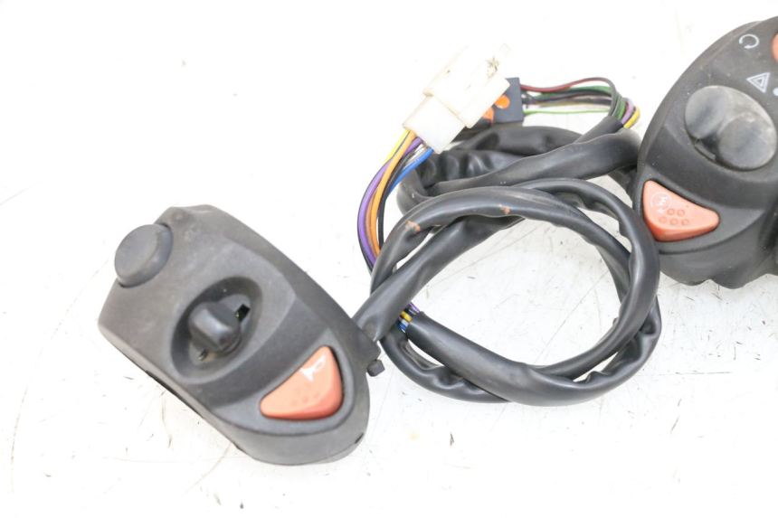 photo de HAND SWITCHES PEUGEOT SATELIS 125 (2013 - 2018) - Markings and original references