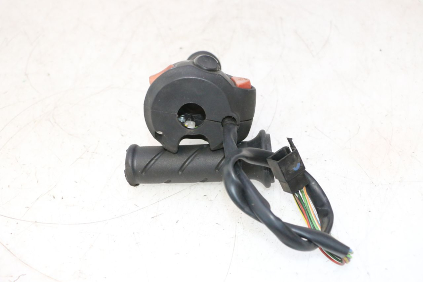 photo de HAND SWITCHES PEUGEOT SATELIS 125 (2013 - 2018) - Product overview