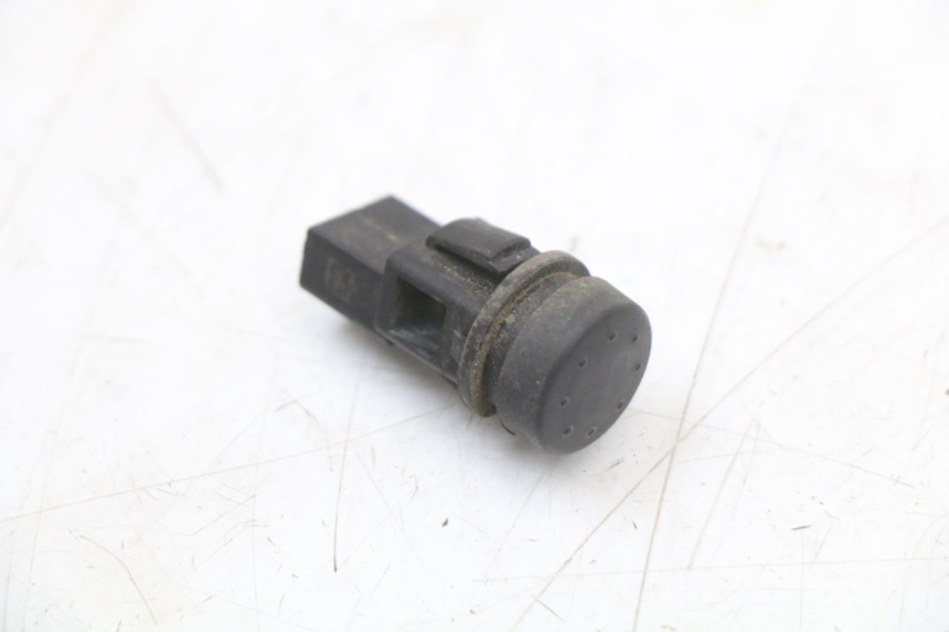 photo de HANDLEBAR SWITCHES PIAGGIO X10 125 (2012 - 2017) - Surface and material condition