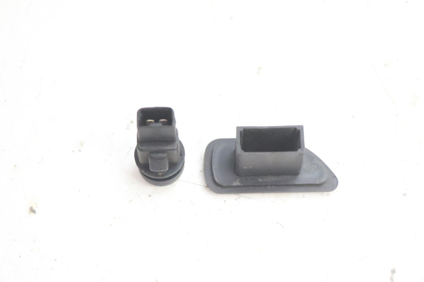 photo de HAND SWITCHES PIAGGIO X8 STREET 125 (2006 - 2007) - Alternative perspective