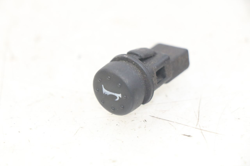 photo de HANDLEBAR SWITCHES PIAGGIO X8 125 (2004 - 2007) - Technical close-up
