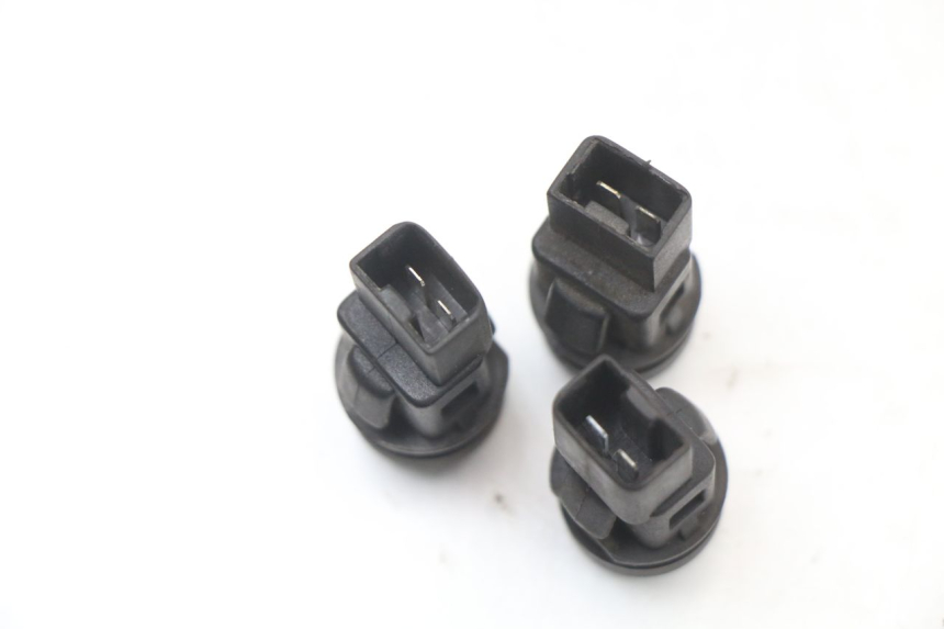 photo de HANDLEBAR SWITCHES PIAGGIO X8 125 (2004 - 2007) - Alternative perspective