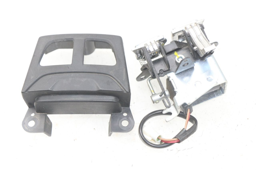 photo de HAND SWITCHES YAMAHA YP T-MAX TMAX 530 (2017 - 2020) - Technical close-up