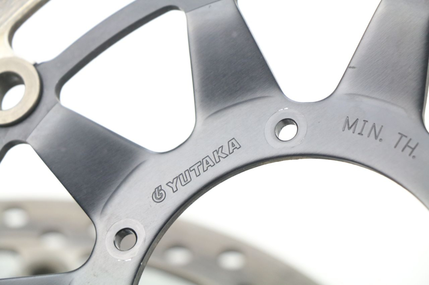 photo de PAIR FRONT BRAKE DISC HONDA CBR RR FIREBLADE 1000 (2006 - 2007) - Distinctive features