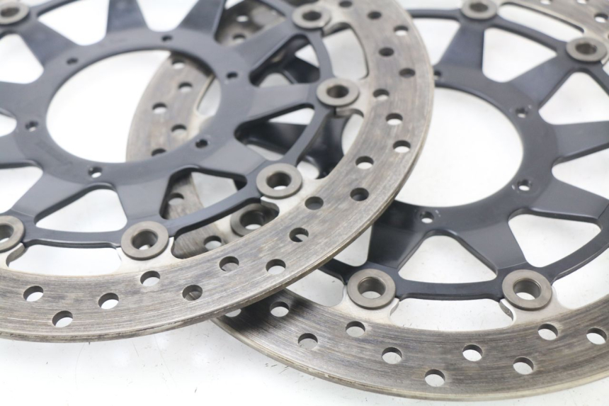photo de PAIR FRONT BRAKE DISC HONDA CBR RR FIREBLADE 1000 (2006 - 2007) - Zoom on usage condition