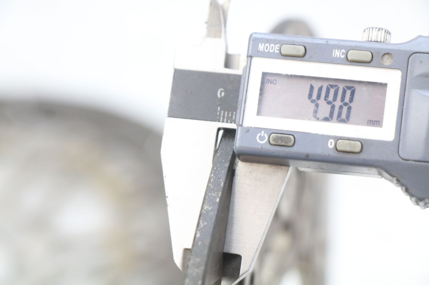 photo de PAIR OF FRONT BRAKE DISCS HONDA CBR RR FIREBLADE 900 (1992 - 1994) - Focus on structure