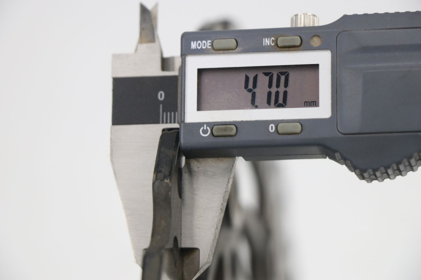 photo de PAIR FRONT BRAKE DISC KAWASAKI ER-6 ER6 N 650 (2012 - 2016) - Technical close-up