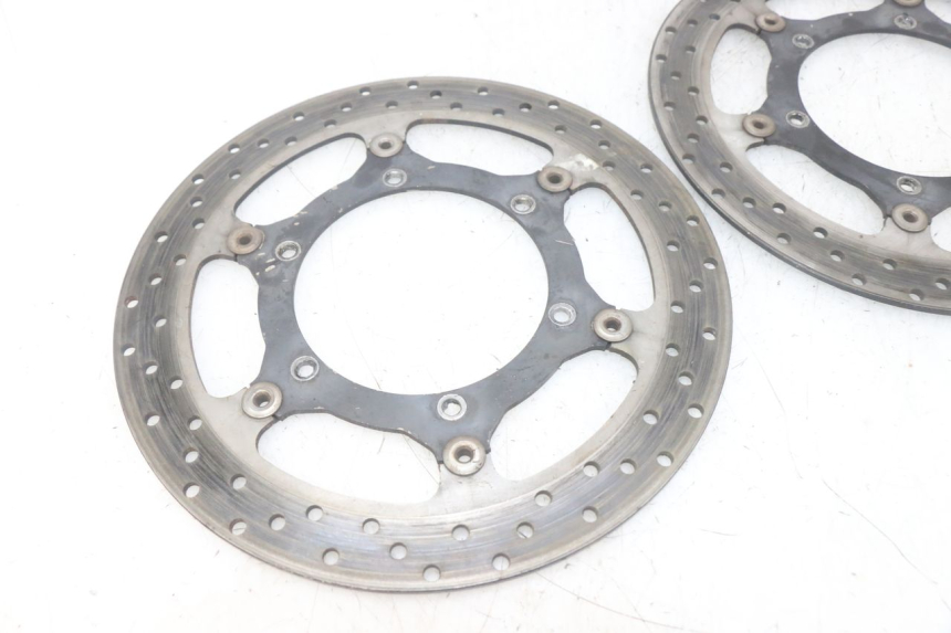 photo de PAIR FRONT BRAKE DISC YAMAHA FJR ABS 1300 (2006 - 2012) - Fixing points details