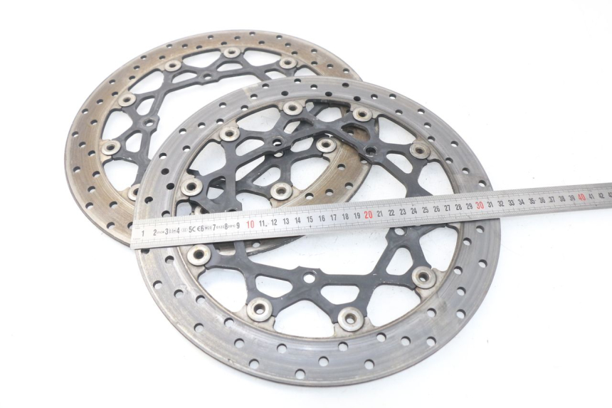 photo de PAIR FRONT BRAKE DISC YAMAHA FZ8 800 (2010 - 2016) - Zoom on usage condition