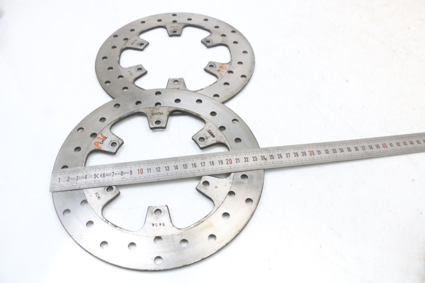 photo de PAIR FRONT BRAKE DISC PIAGGIO MP3 125 (2006 - 2014) - Zoom on usage condition