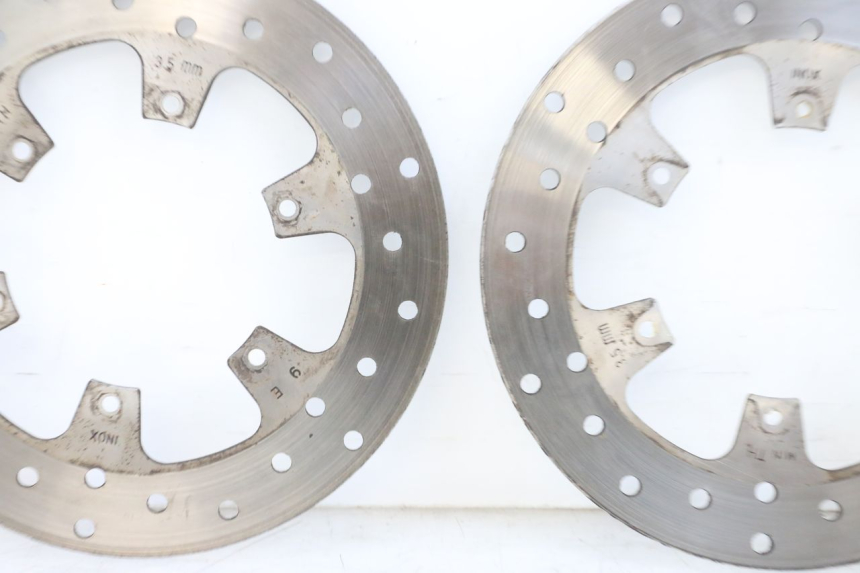 photo de PAIR FRONT BRAKE DISC PIAGGIO MP3 RL 250 (2006 - 2010) - Distinctive features