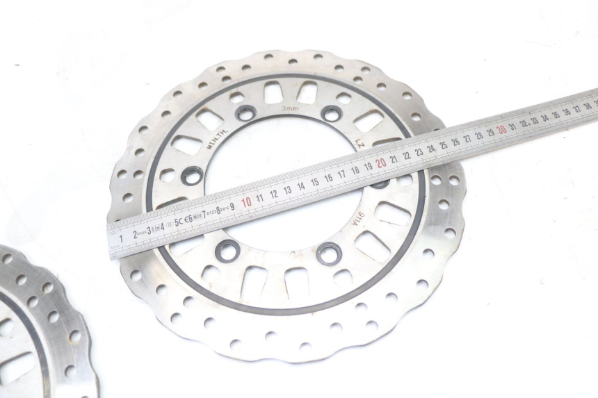 photo de PAIR FRONT BRAKE DISC REGAL RAPTOR RAXTER 2 125 (2007 - 2015) - Zoom on usage condition