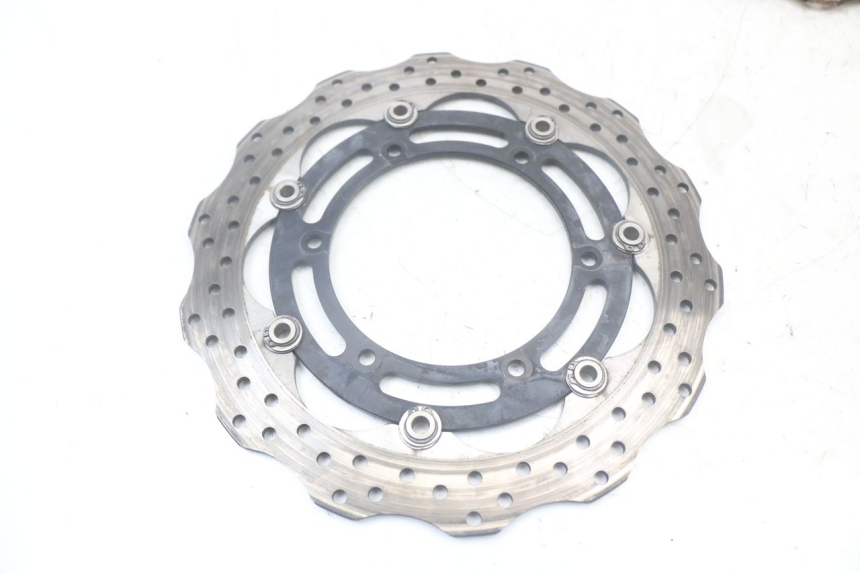 photo de PAIR OF FRONT BRAKE DISCS YAMAHA TDM ABS 900 (2002 - 2014) - Fixing points details