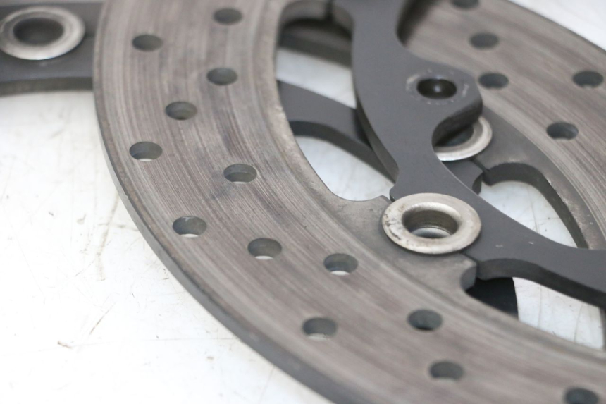 photo de PAIR OF FRONT BRAKE DISCS YAMAHA TDM ABS 900 (2002 - 2014) - Fixing points details