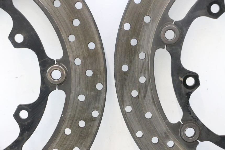 photo de PAIR FRONT BRAKE DISC YAMAHA TDM ABS 900 (2002 - 2014) - Zoom on usage condition