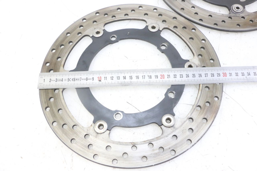 photo de PAIR FRONT BRAKE DISC YAMAHA XJ6 ABS 600 (2008 - 2016) - Technical close-up