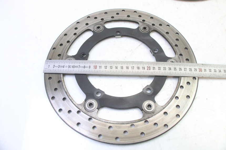 photo de PAIR FRONT BRAKE DISC YAMAHA XJ6 ABS 600 (2008 - 2016) - Technical close-up